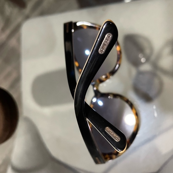 Tom Ford sunglasses 🕶️ - Picture 4 of 6